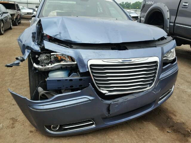 2C3CK6CT3BH612180 - 2011 CHRYSLER 300C BLUE photo 9