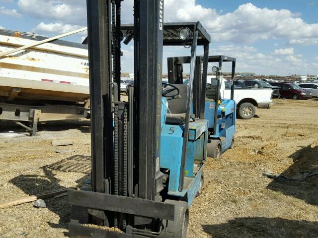 E35700567870FB - 1999 CLAR FORKLIFT 蓝色 照片 2