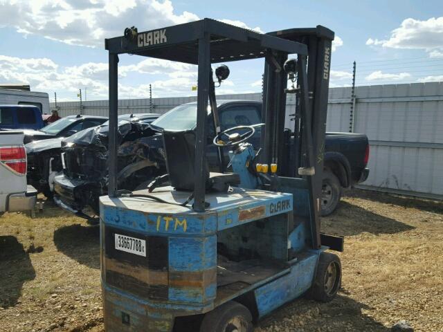E35700567870FB - 1999 CLAR FORKLIFT 蓝色 照片 4