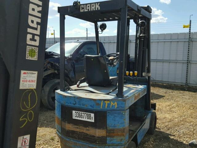 E35700567870FB - 1999 CLAR FORKLIFT 蓝色 照片 6
