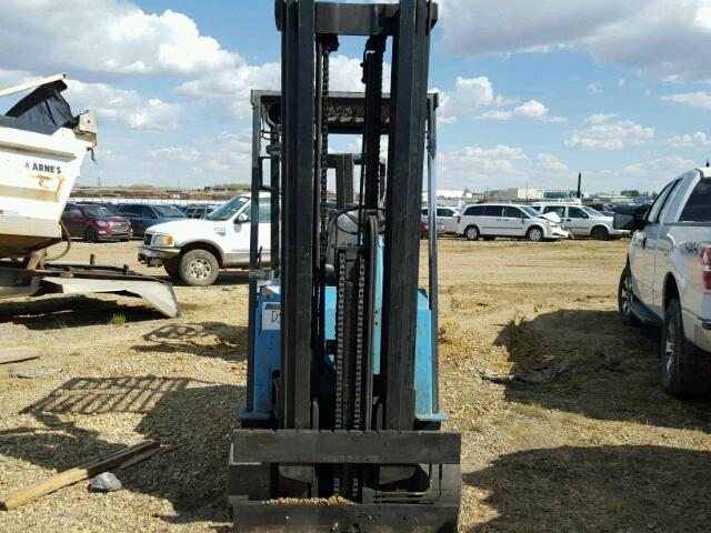 E35700567870FB - 1999 CLAR FORKLIFT BLUE photo 9