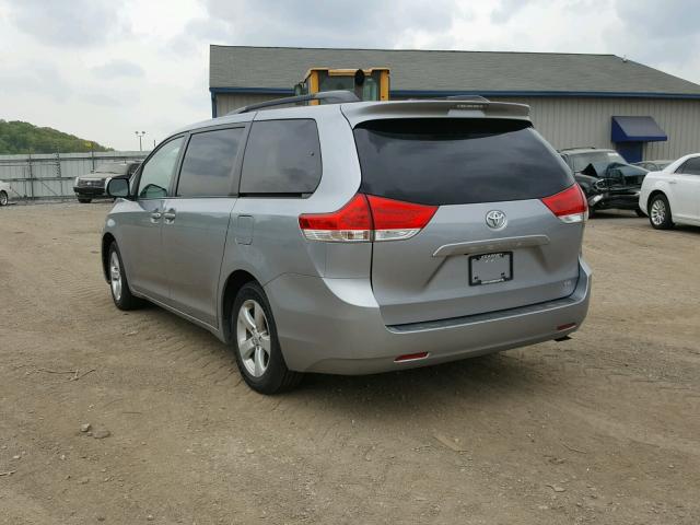 5TDKK3DC2BS152371 - 2011 TOYOTA SIENNA LE SILVER photo 3