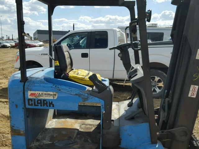 ECG35800826772FB - 1999 CLAR FORKLIFT 蓝色 照片 5