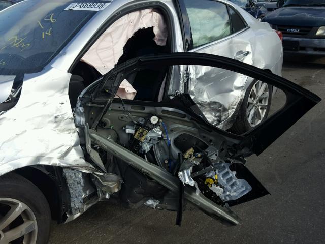 1G11E5SA2GU148087 - 2016 CHEVROLET MALIBU LIM 银色 照片 9