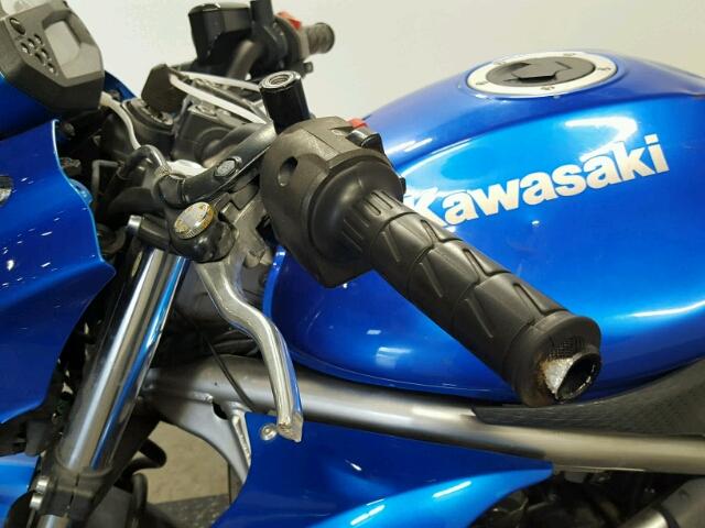 JKAEREC189DA30038 - 2009 KAWASAKI ER650 C BLUE photo 12