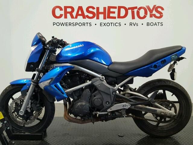 JKAEREC189DA30038 - 2009 KAWASAKI ER650 C BLUE photo 3