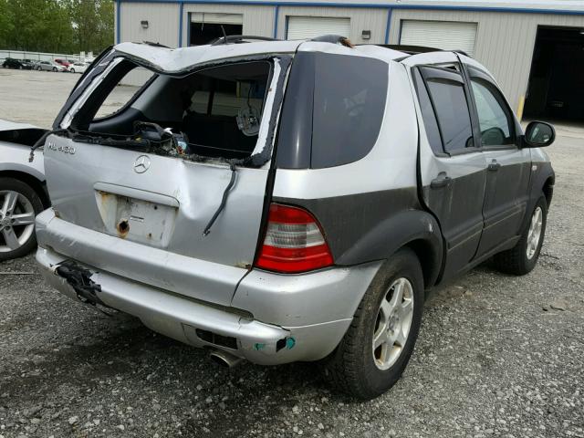 4JGAB72E91A267368 - 2001 MERCEDES-BENZ ML 430 银色 照片 4