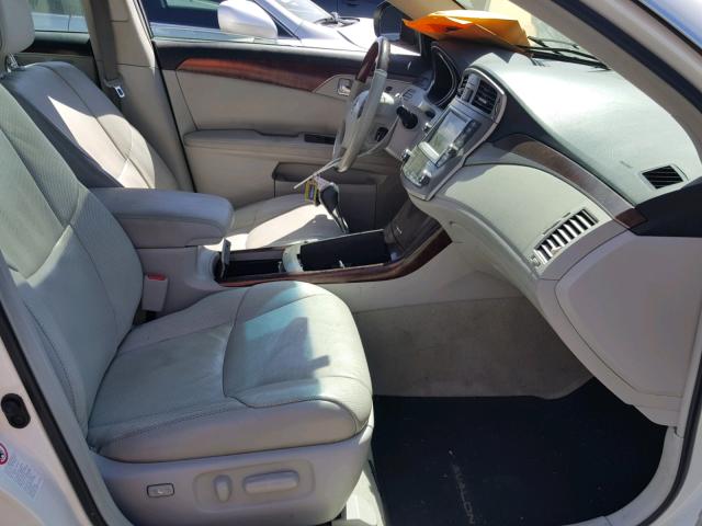 4T1BK3DB1BU437366 - 2011 TOYOTA AVALON BAS WHITE photo 5