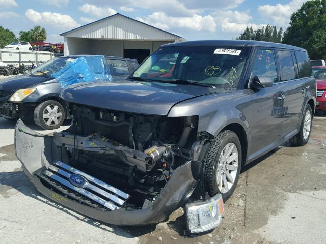 2FMGK5CC2ABB00155 - 2010 FORD FLEX SEL GRAY photo 2