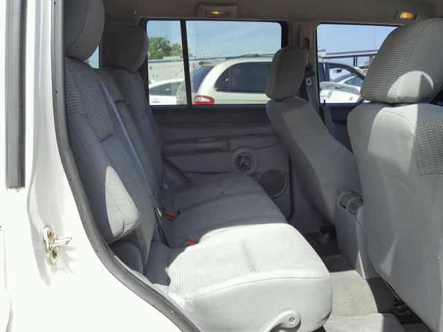1J8HH48N56C130150 - 2006 JEEP COMMANDER თეთრი ფოტო 6
