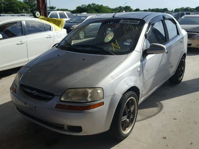 KL1TD56696B555902 - 2006 CHEVROLET AVEO BASE Gümüş foto 2