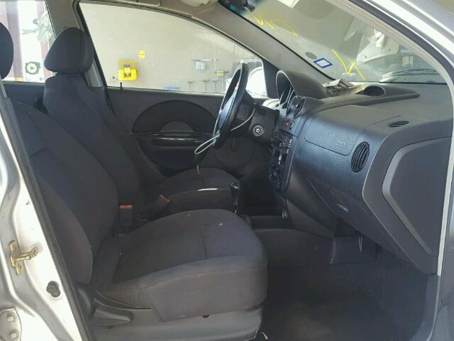 KL1TD56696B555902 - 2006 CHEVROLET AVEO BASE Gümüş foto 5