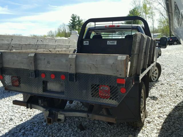 1GT322CG1EF137528 - 2014 GMC SIERRA K35 GRAY photo 4