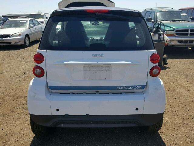 WMEEJ3BA4DK694732 - 2013 SMART FORTWO PUR WHITE photo 6