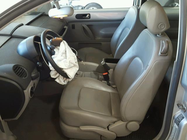 3VWRR31C86M418400 - 2006 VOLKSWAGEN NEW BEETLE 银色 照片 5