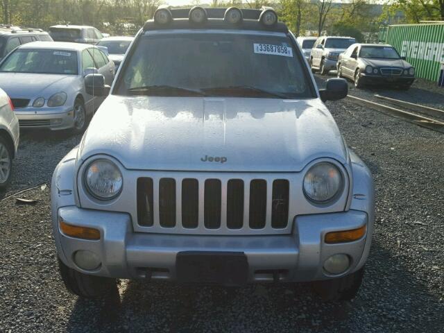 1J4GL38K93W576517 - 2003 JEEP LIBERTY RE SILVER photo 9