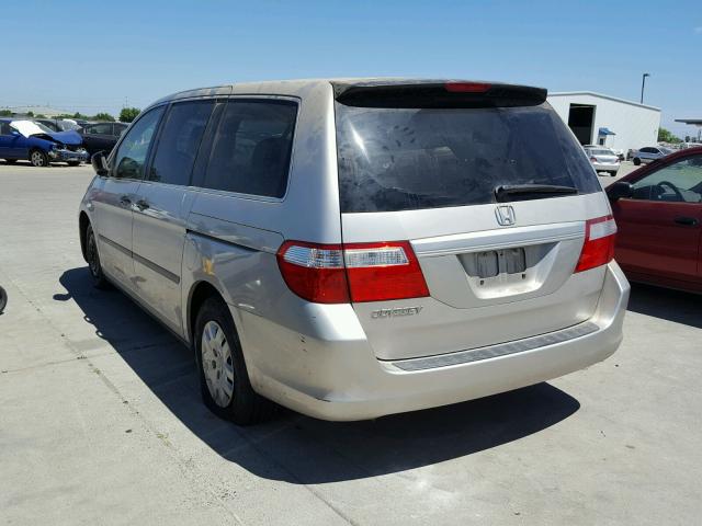 5FNRL38256B062946 - 2006 HONDA ODYSSEY LX SILVER photo 3