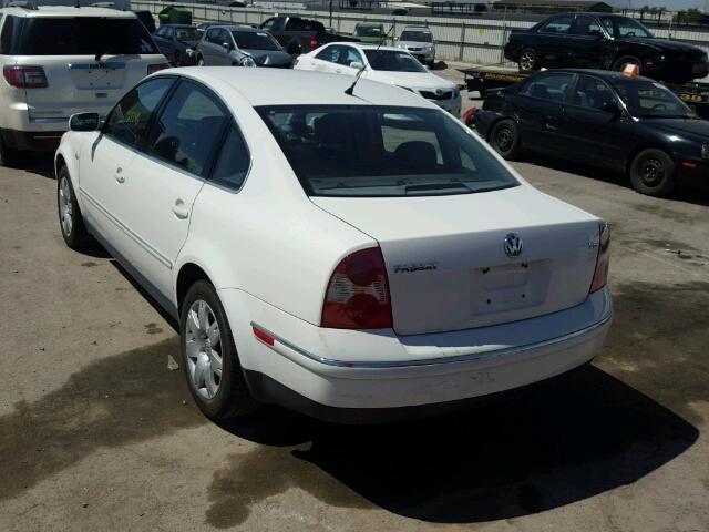 WVWRH63B81P296586 - 2001 VOLKSWAGEN PASSAT GLX WHITE photo 3