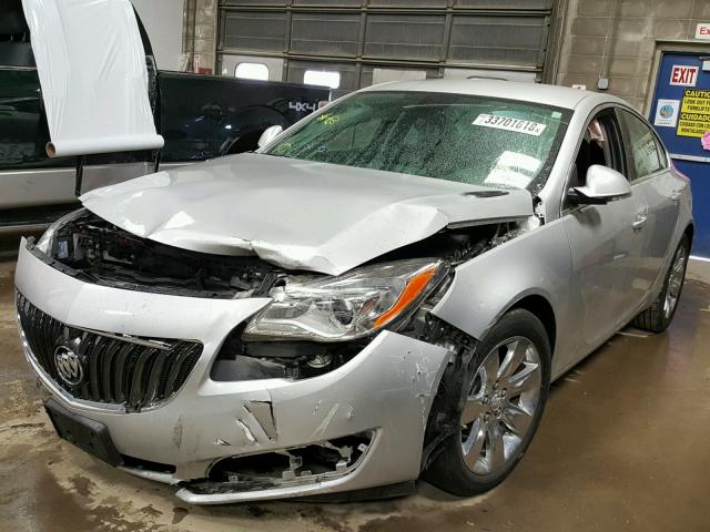 2G4GK5EX1F9133243 - 2015 BUICK REGAL SILVER photo 2