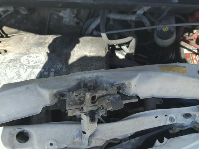 JTLKT324150185608 - 2005 TOYOTA SCION XB Weiß Foto 7