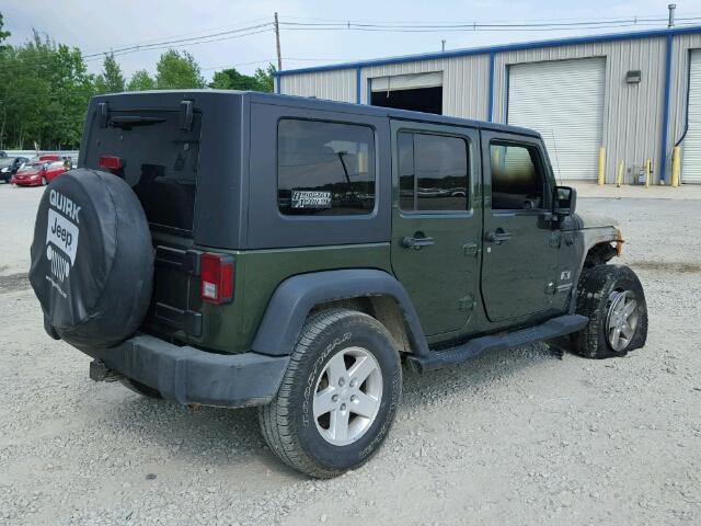 1J4GA391X8L582265 - 2008 JEEP WRANGLER U GREEN photo 4