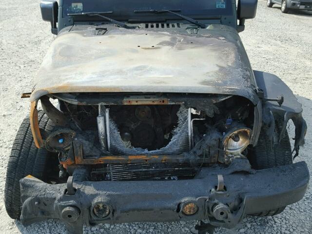 1J4GA391X8L582265 - 2008 JEEP WRANGLER U GREEN photo 7