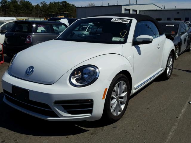 3VW517AT5HM821573 - 2017 VOLKSWAGEN BEETLE S/S 白色 照片 2