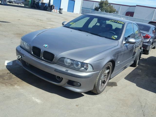 WBSDE93422CF91063 - 2002 BMW M5 GRAY photo 2