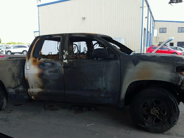 5TFRM5F19HX120181 - 2017 TOYOTA TUNDRA DOU BURN photo 9