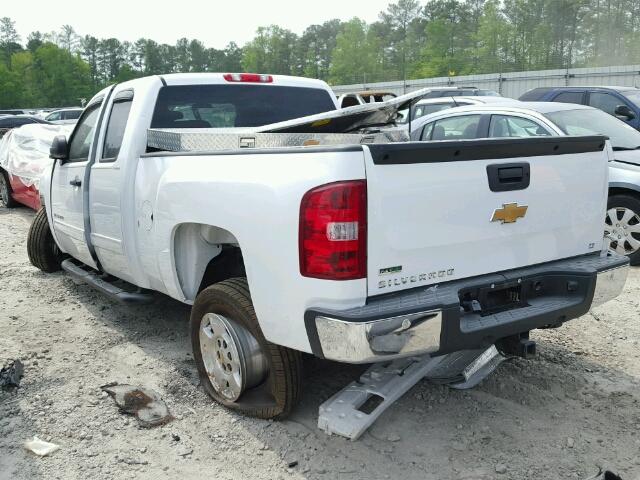 1GCRCSE04BZ118912 - 2011 CHEVROLET SILVERADO WHITE photo 3