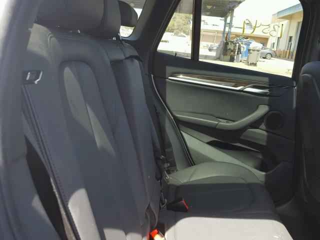 WBXHT3C39H5F73078 - 2017 BMW X1 XDRIVE2 Blanco foto 6