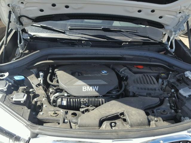 WBXHT3C39H5F73078 - 2017 BMW X1 XDRIVE2 Blanco foto 7