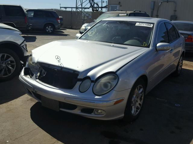 WDBUF65J85A618302 - 2005 MERCEDES-BENZ E 320 GRAY photo 2