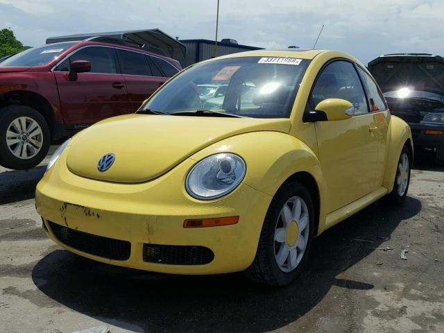 3VWRG3AG0AM014301 - 2010 VOLKSWAGEN NEW BEETLE ყვითელი ფოტო 2