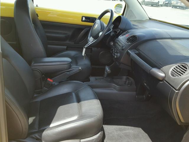 3VWRG3AG0AM014301 - 2010 VOLKSWAGEN NEW BEETLE ყვითელი ფოტო 5