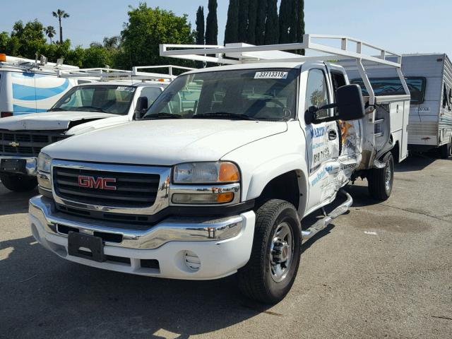 1GDHC29U76E264948 - 2006 GMC SIERRA C25 WHITE photo 2