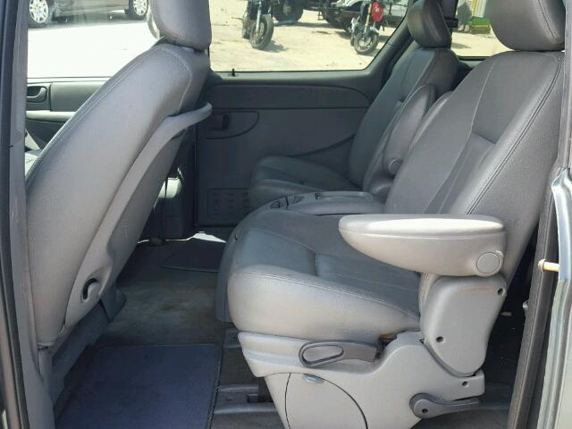 2C4GP54L24R593996 - 2004 CHRYSLER TOWN & COU 绿色 照片 6