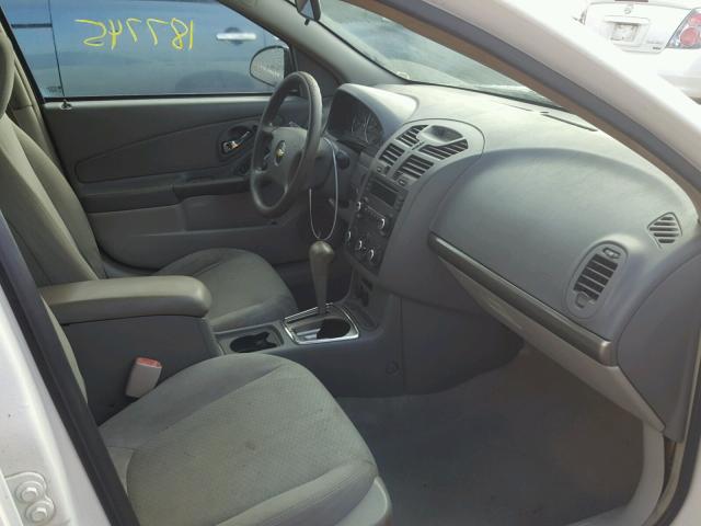 1G1ZS51F86F279679 - 2006 CHEVROLET MALIBU LS 白色 照片 5