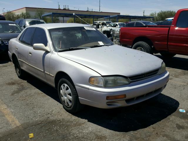 4T1BG12K1TU790510 - 1996 TOYOTA CAMRY DX SILVER photo 1