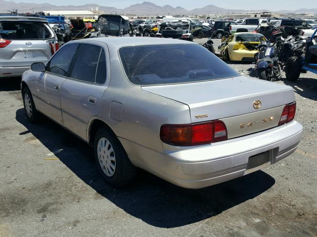 4T1BG12K1TU790510 - 1996 TOYOTA CAMRY DX SILVER photo 3