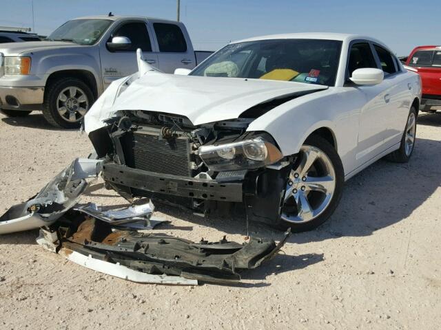 2C3CDXHG4EH371097 - 2014 DODGE CHARGER SX WHITE photo 2