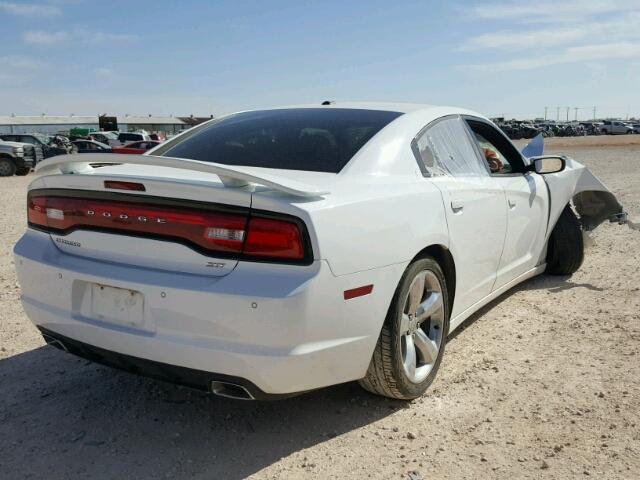2C3CDXHG4EH371097 - 2014 DODGE CHARGER SX WHITE photo 4