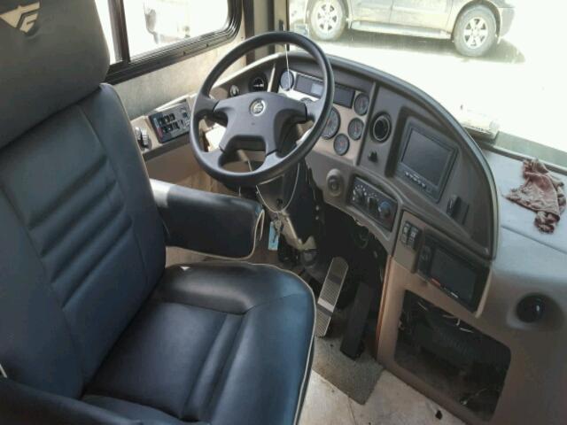 4UZAAJDT6DCFD9457 - 2013 FREIGHTLINER CHASSIS XC შავი ფოტო 5