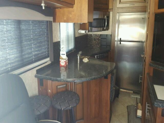 4UZAAJDT6DCFD9457 - 2013 FREIGHTLINER CHASSIS XC შავი ფოტო 9