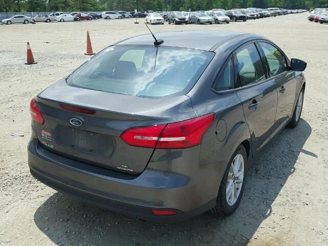 1FADP3F25FL262939 - 2015 FORD FOCUS SE GRAY photo 4