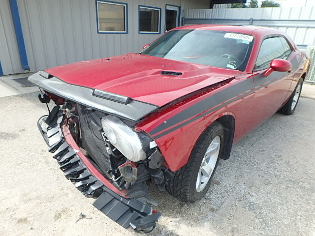 2B3LJ44V69H527428 - 2009 DODGE CHALLENGER RED photo 2