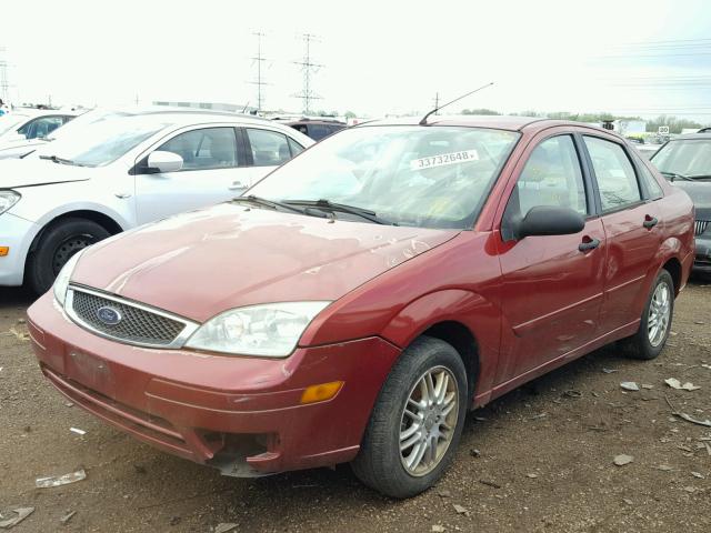 1FAFP34N95W229946 - 2005 FORD FOCUS ZX4 RED photo 2