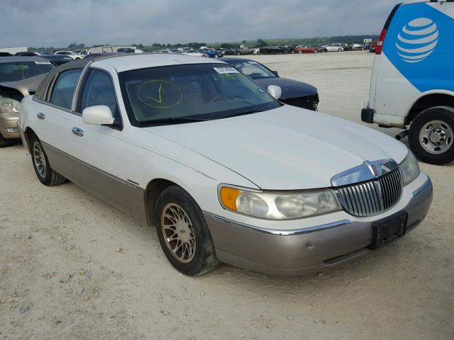 1LNHM82W1YY919506 - 2000 LINCOLN TOWN CAR S WHITE photo 1