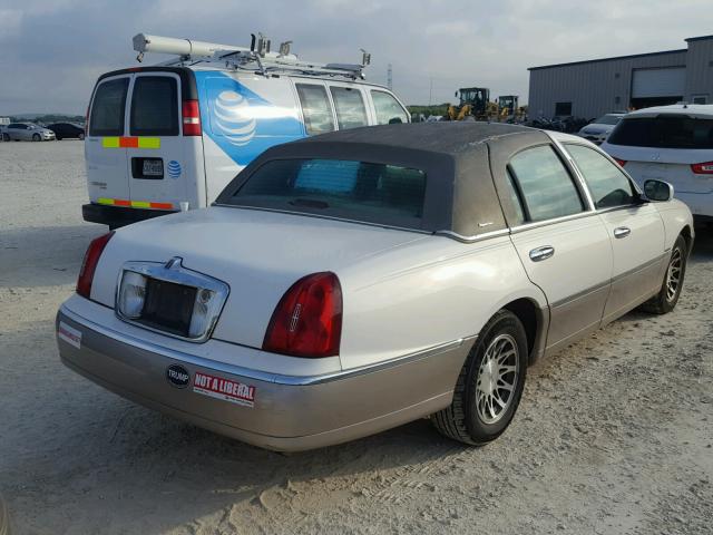 1LNHM82W1YY919506 - 2000 LINCOLN TOWN CAR S WHITE photo 4