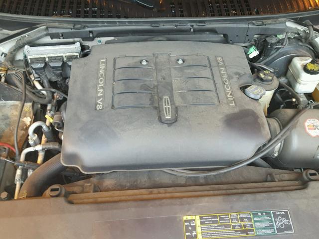 5LMFU27R04LJ40464 - 2004 LINCOLN NAVIGATOR 银色 照片 7